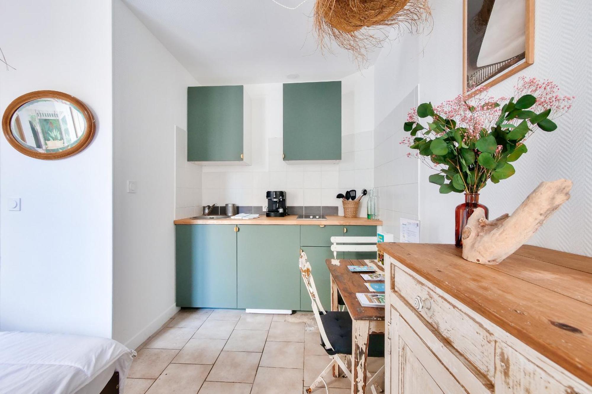 La Suite 24 - Studio Avec Terrasse A 100M Du Port De Saint-Martin-De-Re Luaran gambar