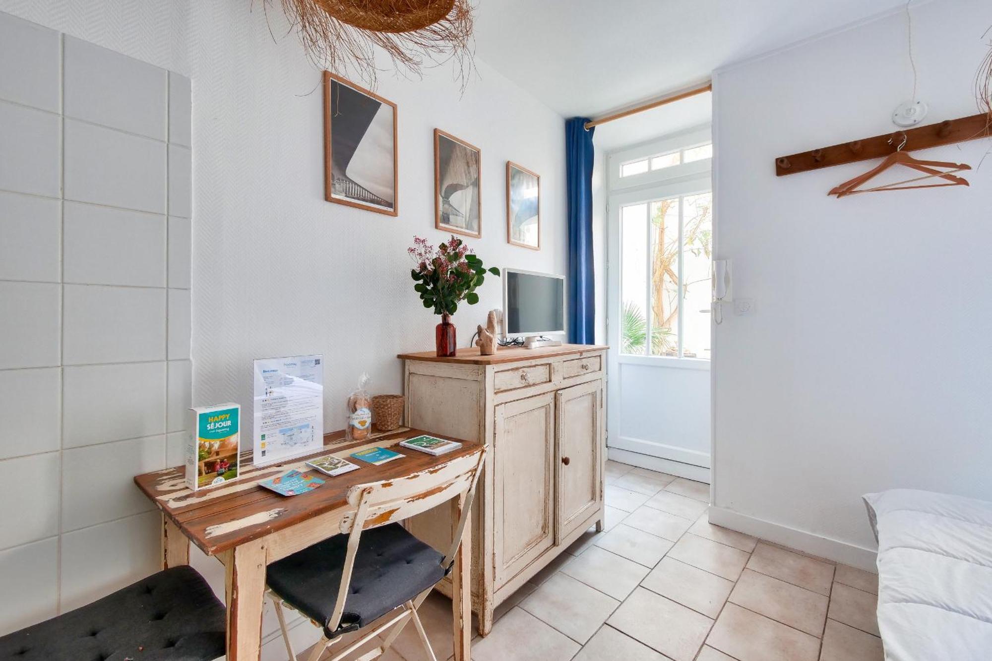 La Suite 24 - Studio Avec Terrasse A 100M Du Port De Saint-Martin-De-Re Luaran gambar